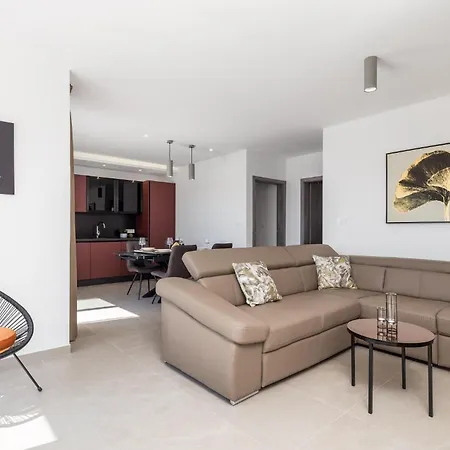 2 Bedroom Gorgeous In בית נופש וולוסקו