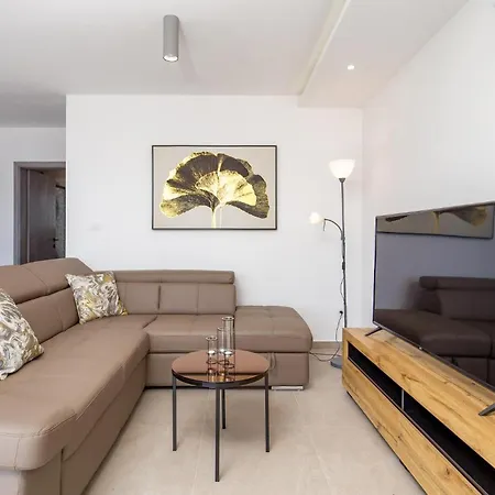 בית נופש 2 Bedroom Gorgeous In *